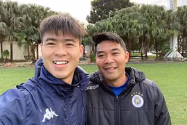 Dàn cầu thủ khoe ảnh check-in hết Tết, quay trở lại hội quân