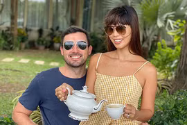 Kết hôn 4 năm, Hà Anh và chồng Tây vẫn yêu nhau say đắm