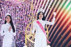 Đỗ Thị Hà đăng quang Hoa hậu Việt Nam 2020