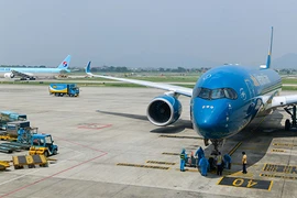 Chuyến bay thương mại quốc tế đầu tiên về Việt Nam sau nửa năm