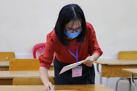 13 thí sinh bị đình chỉ vì mang điện thoại, tài liệu vào phòng thi