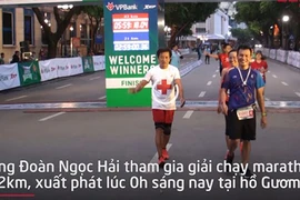 Video: Ông Đoàn Ngọc Hải chạy marathon xuyên đêm tại Hà Nội