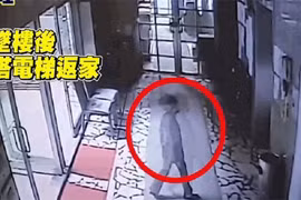 Video: Rơi từ tầng 14 xuống đất, bé gái vẫn tự đứng dậy rồi đi về nhà 