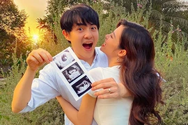 Đông Nhi - Ông Cao Thắng vui sướng khoe ảnh siêu âm con đầu lòng