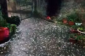 Thời tiết hôm nay 5/4: Bắc Bộ rét, đề phòng lốc sét và mưa đá