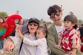 Tổ ấm hạnh phúc của “Triệu Mẫn” Giả Tịnh Văn bên phi công trẻ