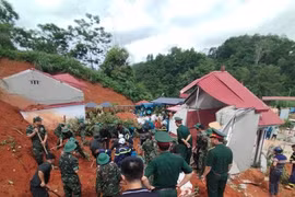  Sạt lở đất ở Lạng Sơn, 2 người đang ngủ trong nhà bị vùi lấp