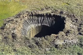 Bí ẩn 8 miệng hố khổng lồ trong lớp băng vĩnh cửu ở Siberia