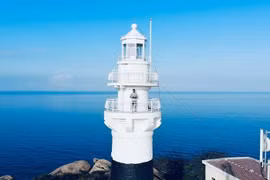 Hải đăng Hòn Lớn có gì đặc biệt mà du khách thích mê?