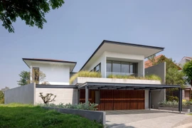 Hòa mình với thiên nhiên khiến biệt thự hướng tây luôn mát mẻ 