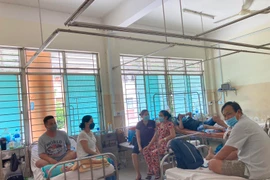 Người lớn có bệnh nền dễ chuyển nặng khi mắc sốt xuất huyết