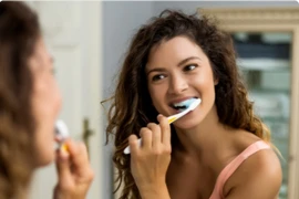 7 mẹo làm trắng răng siêu hiệu quả từ vỏ chuối và mù tạt