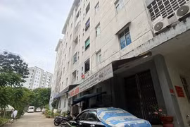 Học sinh lớp 6 nhảy lầu tự tử sau khi nhắn tin cho mẹ