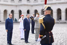 Lễ đón chính thức Tổng Bí thư, Chủ tịch nước Tô Lâm thăm Cộng hòa Pháp
