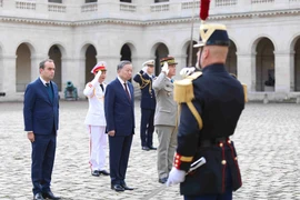 Lễ đón chính thức Tổng Bí thư, Chủ tịch nước Tô Lâm thăm Cộng hòa Pháp