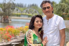 Hôn nhân hạnh phúc của giọng ca nổi tiếng trong làng nhạc bolero 