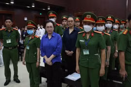 Số tiền "khủng" khiến phiên tòa xét xử bà Trương Mỹ Lan phải tạm dừng 