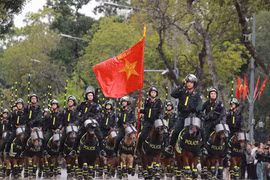 Toàn cảnh màn biểu diễn của Cảnh sát cơ động kỵ binh, cảnh khuyển 