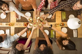 Từng học giỏi nhất mà giờ đi họp lớp, tôi như "người tàng hình"