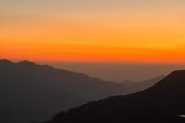 Tận hưởng trọn vẹn mùa xuân ở “thiên đường mây" Tà Xùa