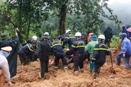 Sạt lở 12 người chết ở Hà Giang: Ấm áp tình người trong hoạn nạn