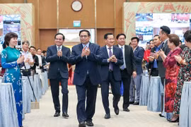 Thủ tướng gặp mặt đại diện doanh nghiệp nhân ngày Doanh nhân Việt Nam