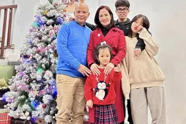 Vợ chồng NSƯT Nguyệt Hằng, Anh Tuấn khoe nhà mới hiện đại