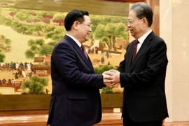 Chủ tịch Quốc hội Vương Đình Huệ hội đàm với Ủy viên trưởng Nhân đại toàn Quốc Trung Quốc