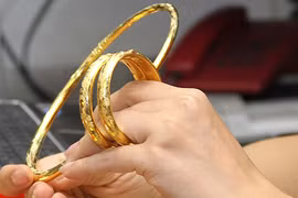 Cách bảo quản nữ trang vàng cực bóng đẹp