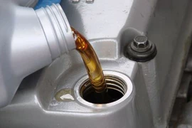 Vì sao phải dùng dầu riêng cho xe máy tay ga? 