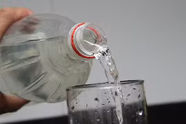 Quy định ít biết trên nhãn chai nước khoáng thiên nhiên 