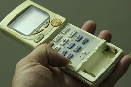 Điều khiển điều hòa mất hình, phải làm thế nào?