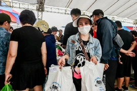 Chen chân mua thịt trâu Đồ Sơn với giá 2 triệu/kg lấy may