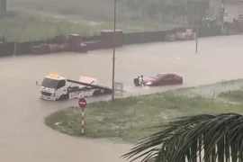 Nghệ An: Mưa lớn, nhiều tuyến đường ngập sâu, học sinh được nghỉ học