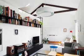 Cải tạo căn hộ cũ thành không gian ngập tràn ánh sáng tự nhiên