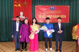 Nữ tân binh cất bằng đại học, tình nguyện lên đường nhập ngũ