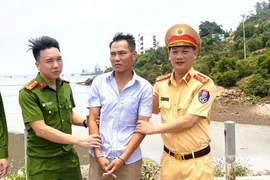 Bắt chủ quán cafe chứa mại dâm trốn truy nã 