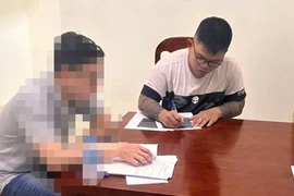 Bắt tạm giam đối tượng tổ chức cho người khác trốn đi nước ngoài