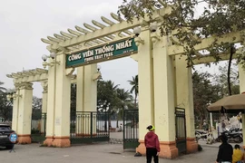 Hạ rào chắn, cải tạo vỉa hè Công viên Thống Nhất