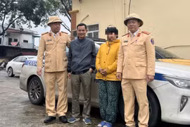 Giúp đỡ cháu gái đi lạc trên cao tốc về nhà an toàn