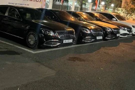 Triệt phá đường dây lừa đảo tiền ảo ở Hà Nội, thu giữ nhiều xe sang