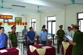 Khởi tố 2 lãnh đạo xã ở Bắc Kạn gây thiệt hại 1,7 tỷ 