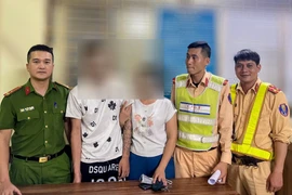 Kịp thời ngăn cản một thanh niên có ý định nhảy cầu tự tử