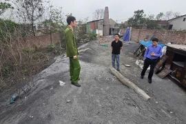 Phát hiện chủ lò nấu nhôm đổ gần 123 tấn xỉ ra môi trường