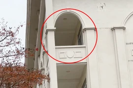 Lan can rơi làm 3 nữ sinh nhập viện: Trách nhiệm thuộc về ai?