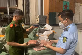 Phát hiện hơn 7 tấn thực phẩm bẩn, trứng non, tràng lợn đông lạnh