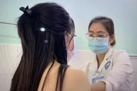 Tiêm filler trong khách sạn, cô gái suýt trả giá tính mạng vì bị áp xe ngực 