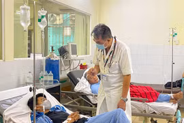 Vụ ngộ độc rượu tại Bình Phước: 4 người dùng hết 3 lít rượu mới ra lò 