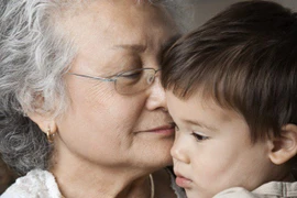 Đây là những lí do không nên cho trẻ ngủ với ông bà