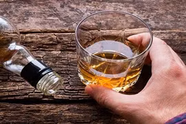 Người bị viêm khớp cần tránh xa những thực phẩm này nếu không muốn bệnh nặng thêm